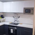 Pool Apartment Near Beach